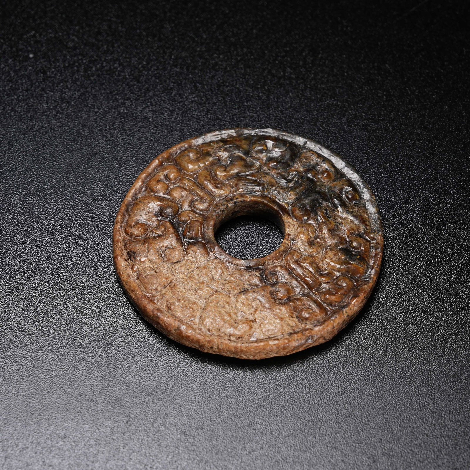 A ARCHAIC JADE BI DISC WITH HOOKED CLOUD PATTERN - 4