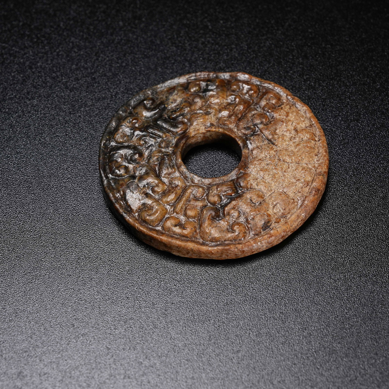 A ARCHAIC JADE BI DISC WITH HOOKED CLOUD PATTERN - 5