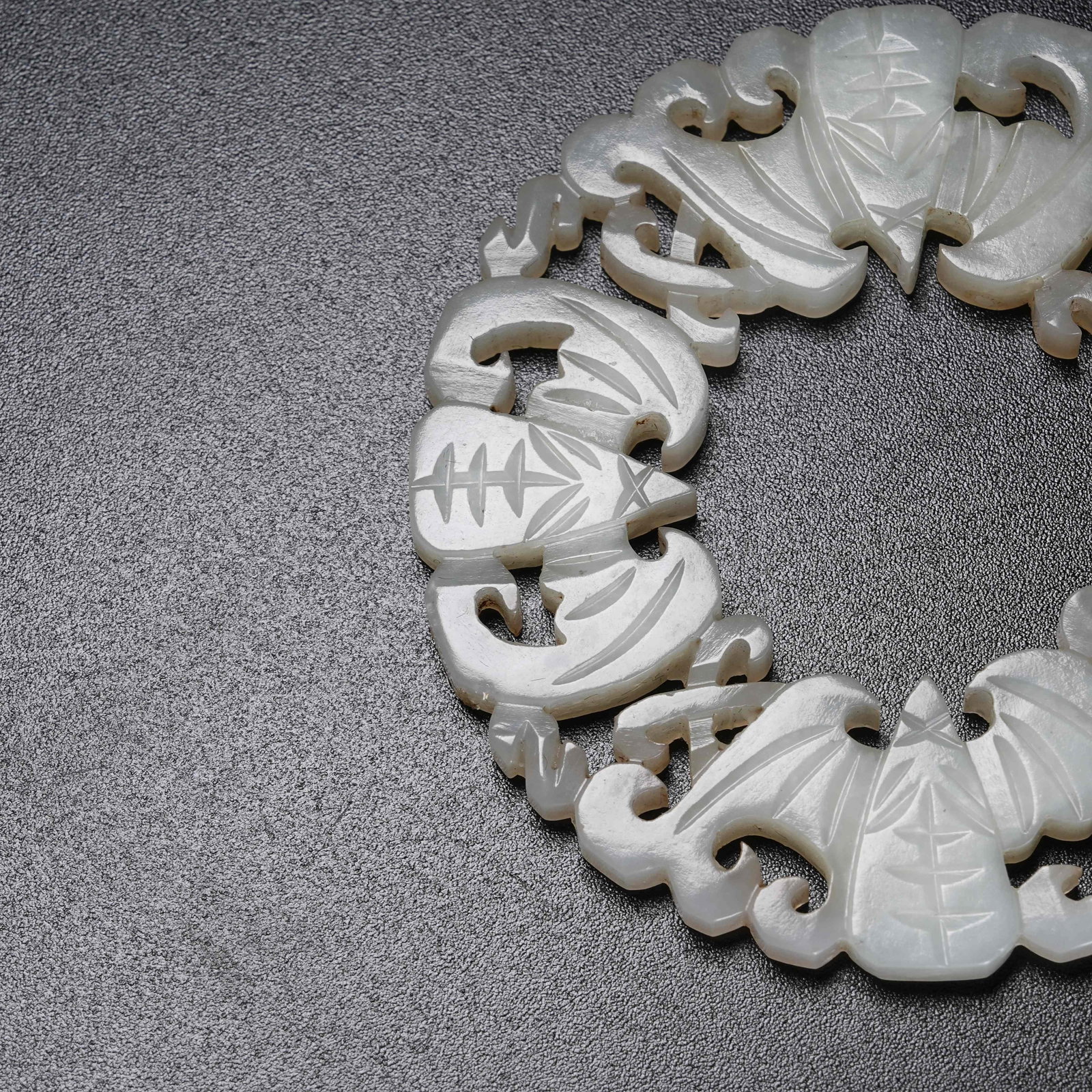 A HETIAN JADE FORTUNE PATTERN PENDANT - 2
