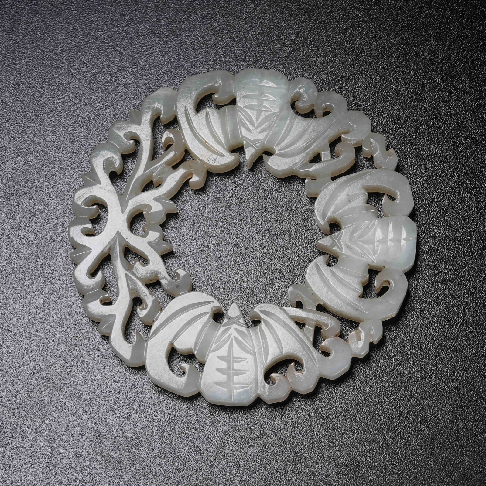 A HETIAN JADE FORTUNE PATTERN PENDANT - 8