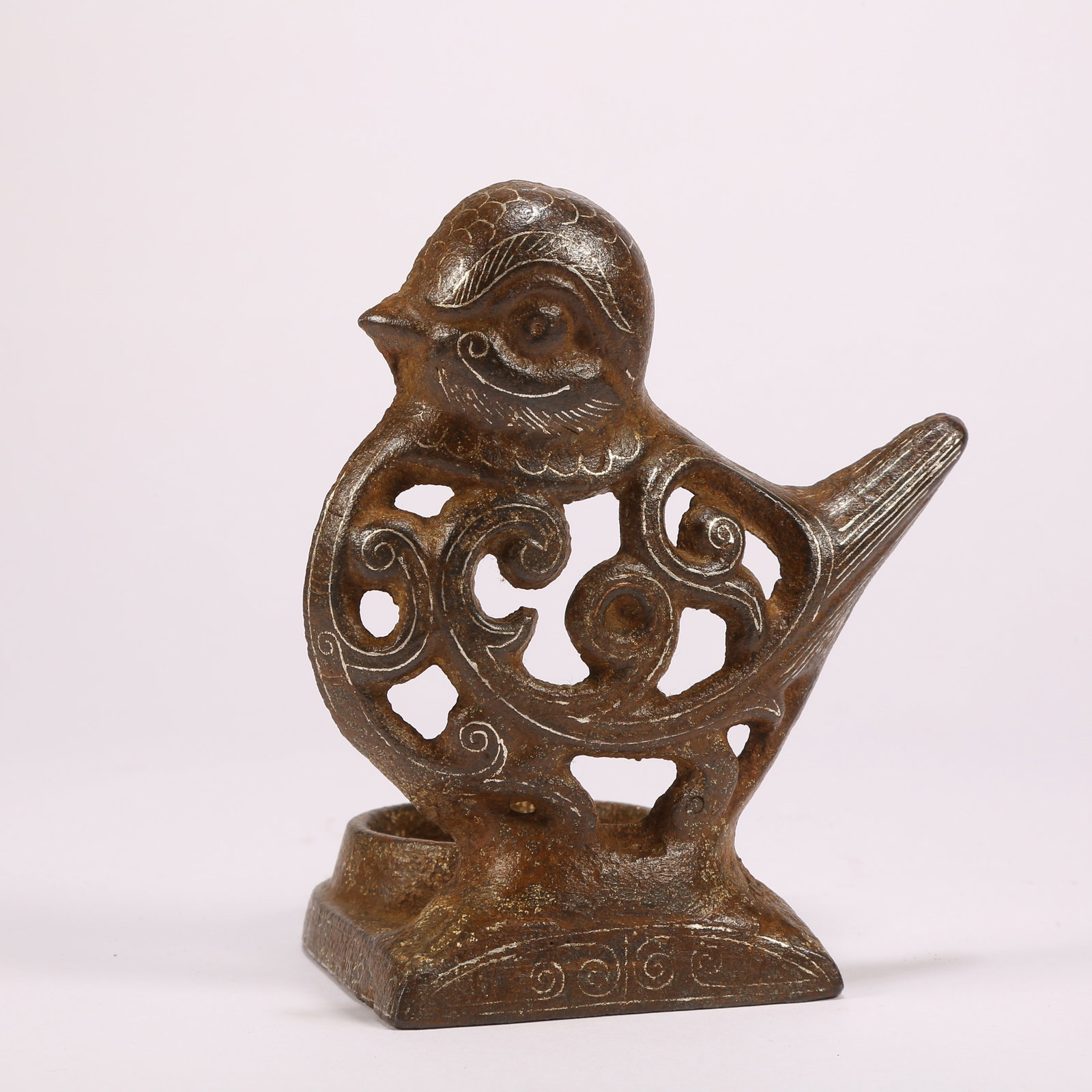 A BRONZE SACRED BIRD FIGURINE WITH GILT-INLAID GOLD AND SILVER: Bronze sacred bird figurine with gilt-inlaid gold and silver