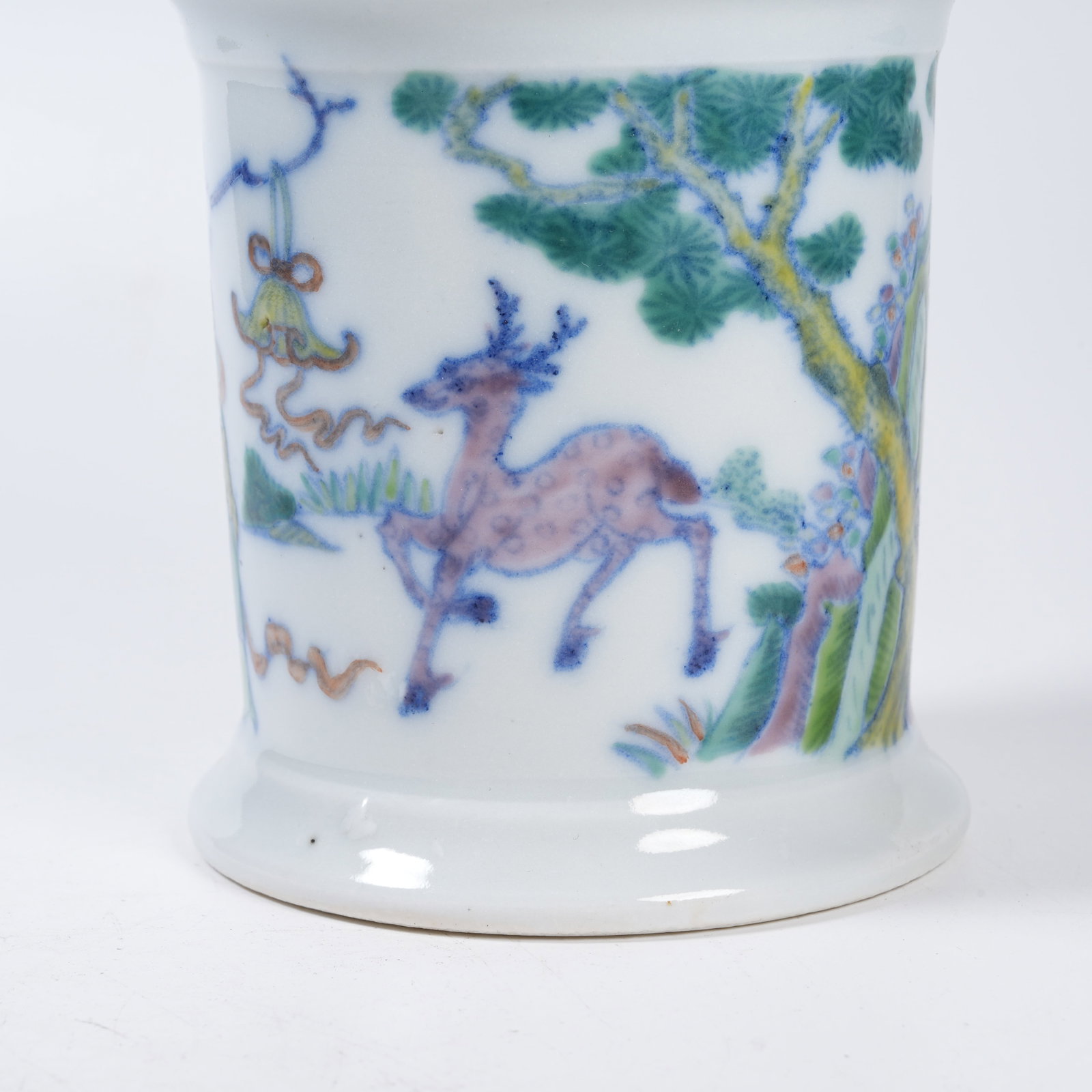 A DOUCAI BRUSH POT WITH FIGURE PATTERN - 6
