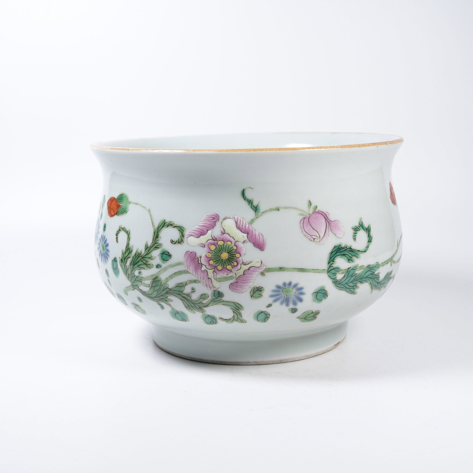 A FAMILLE ROSE BASIN WITH FLORAL PATTERN (1 of 9)