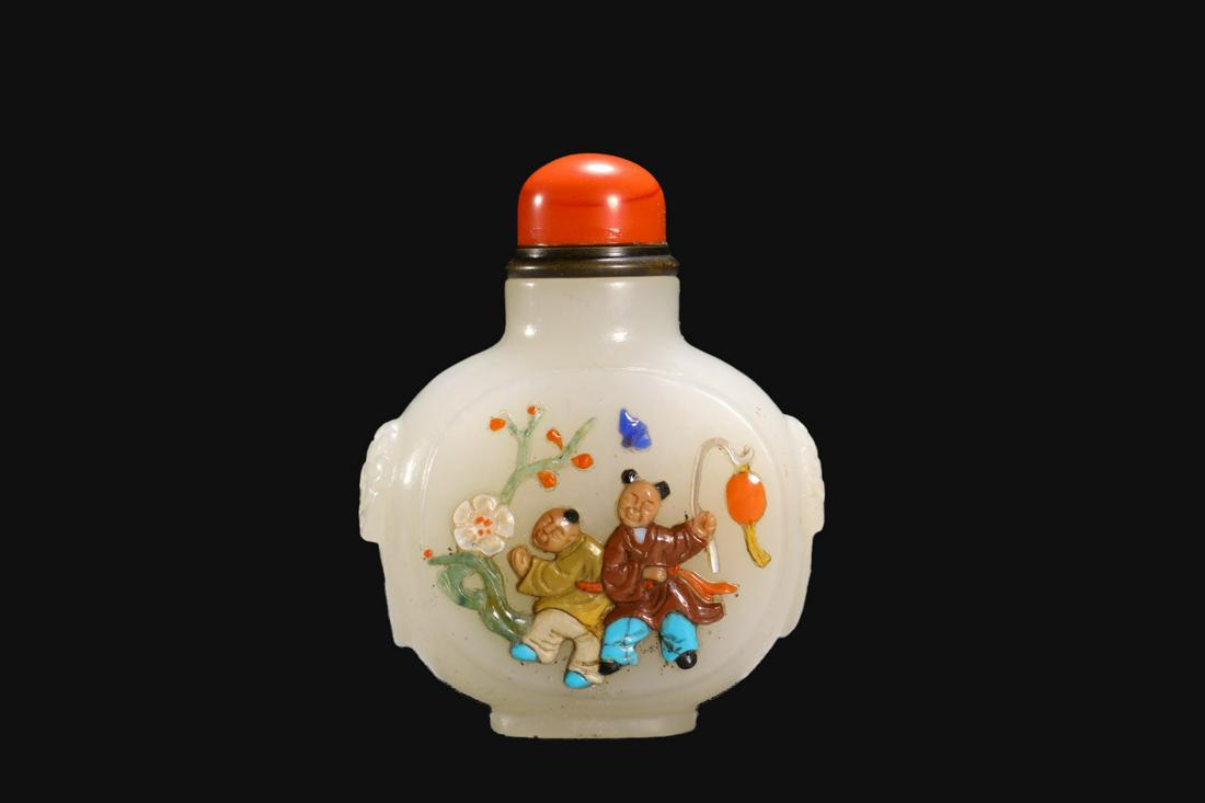 Hetian jade snuff bottle (1 of 9)