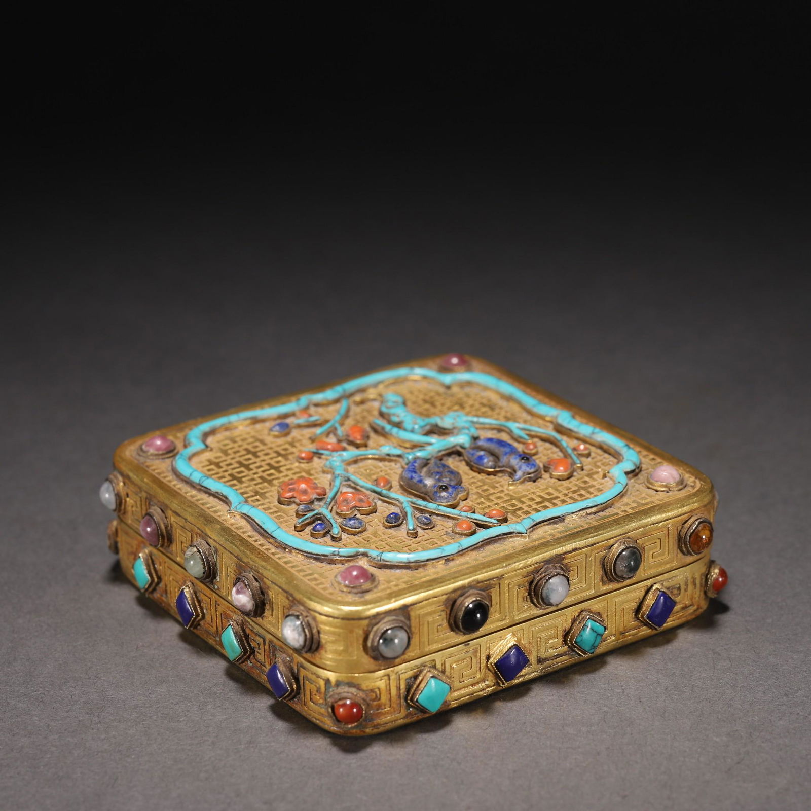 Copper gilt inlaid treasure cover box (1 of 9)