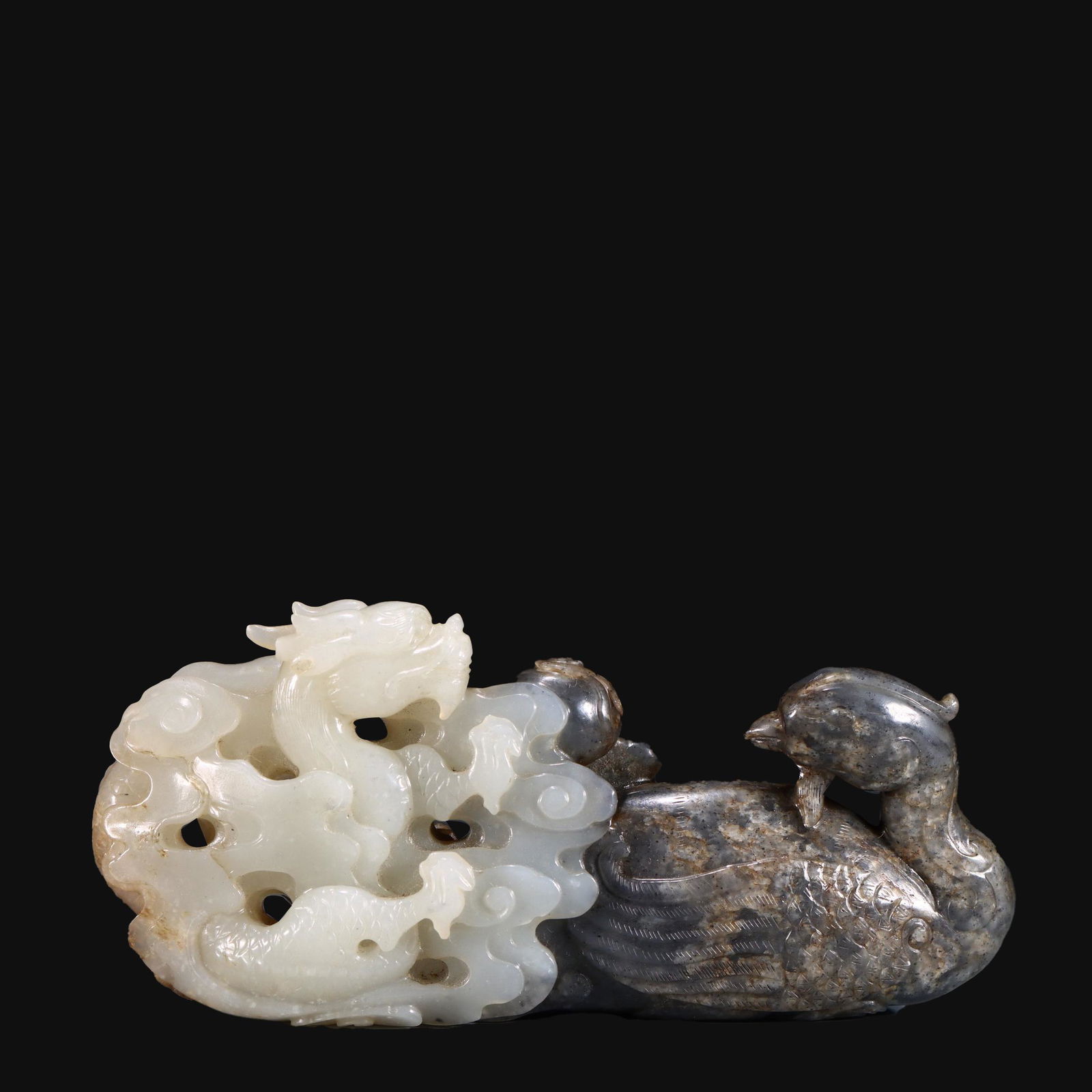 Hetian jade blue and white dragon and phoenix ornament (1 of 9)