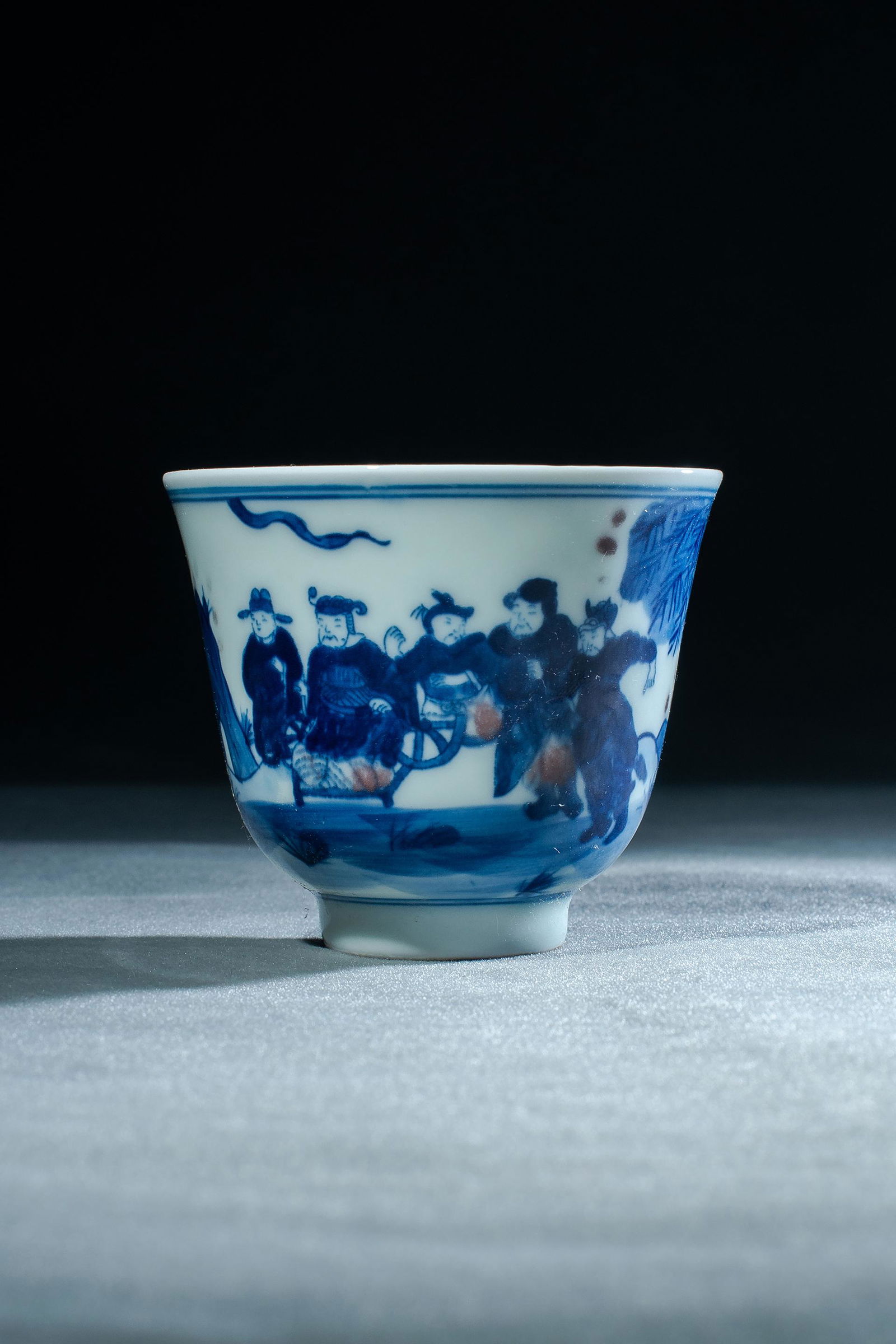 Blue and white underglaze red character story cup (1 of 9)