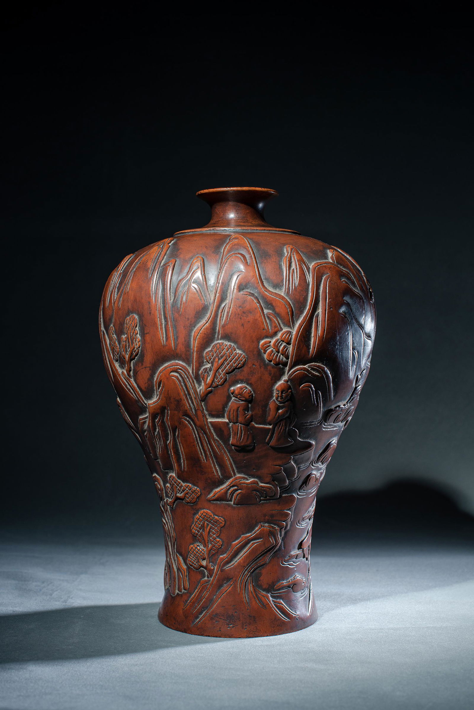Boxwood relief 'Landscape Figures' bottle (1 of 8)
