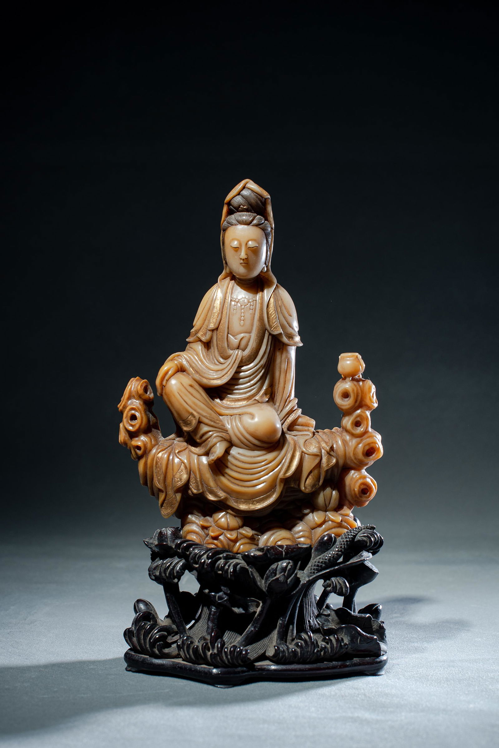 "Shoushan" Guanyin (1 of 9)