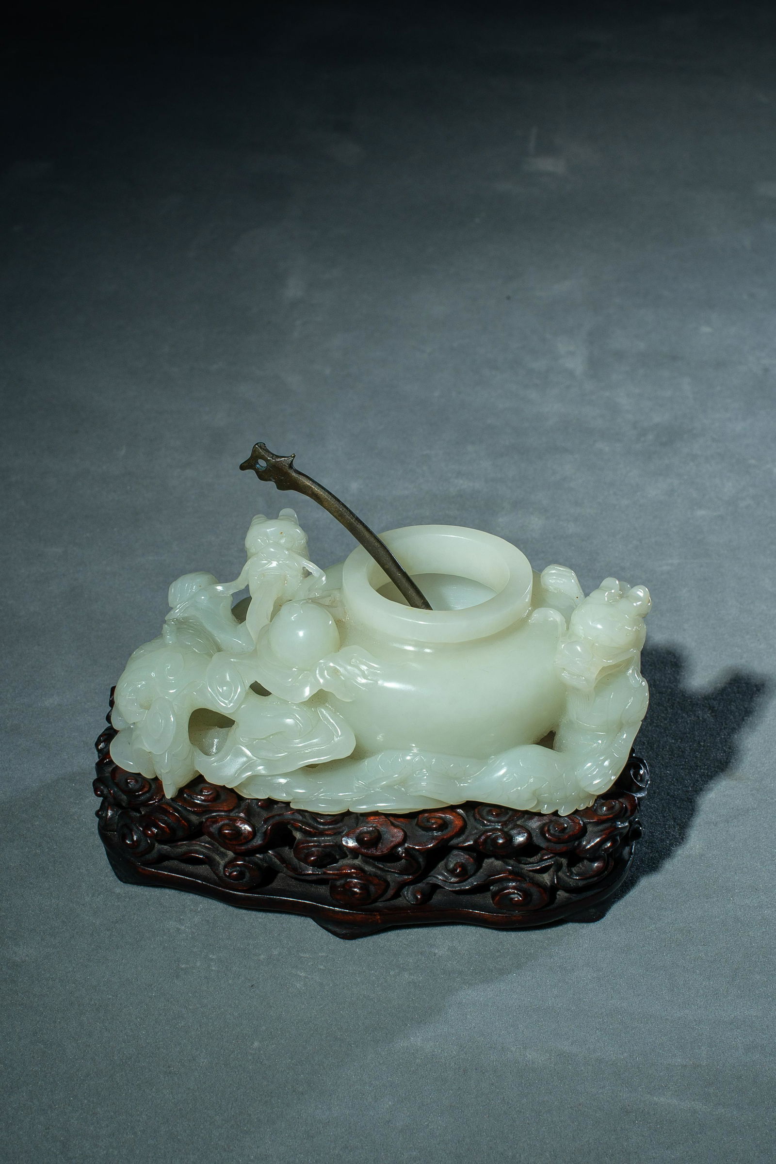 Hetian white jade dragon pattern brush wash (1 of 9)