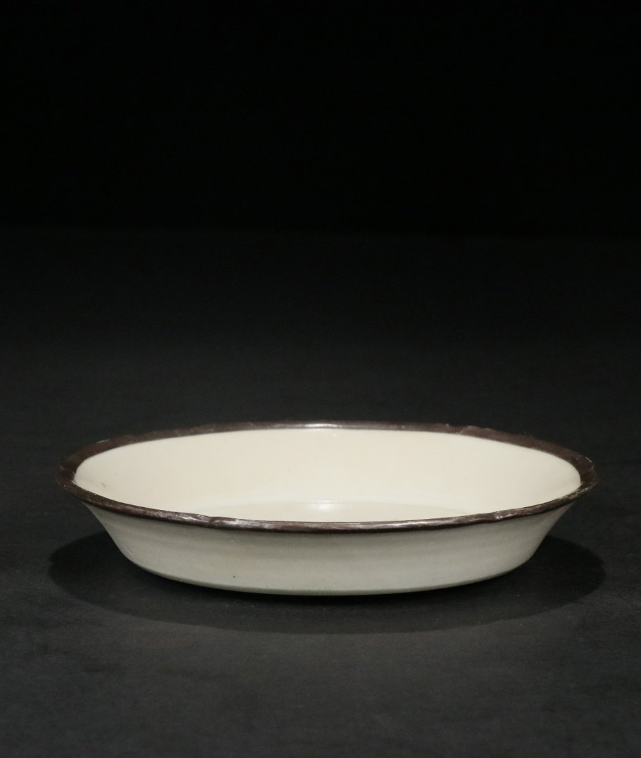 Ding kiln Â· silver coated pen wash (1 of 7)