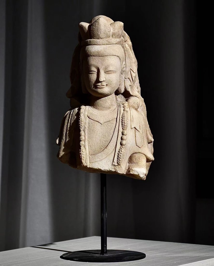 WHITE MARBLE BODHISATTVA STATUE OF THE NORTHERN QI DYNASTY: H.45CM