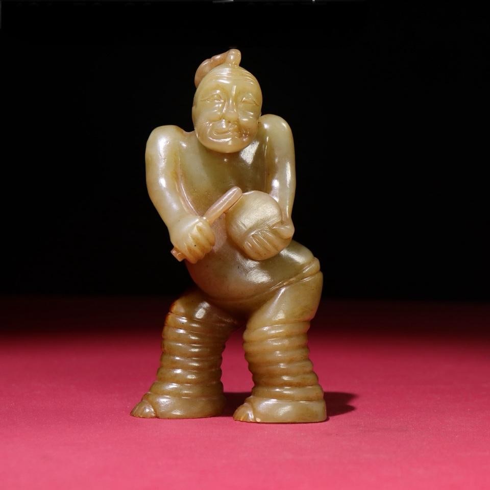 HAN DYNASTY TOPAZ DRUMMING FIGURINE: H.12.1CM Weight 287g