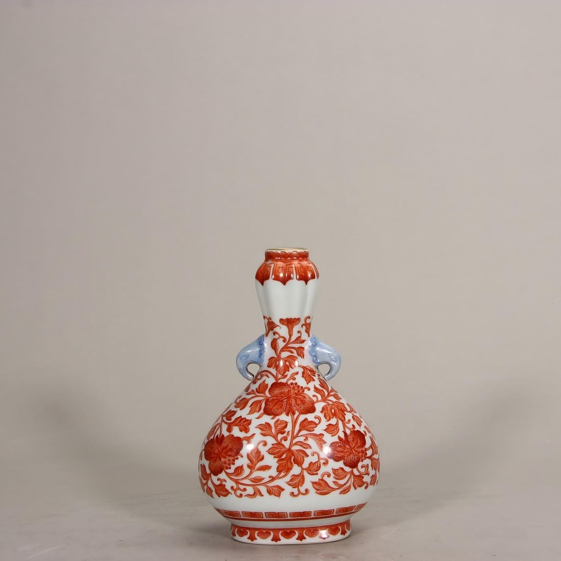 QIANLONG, ALUM-RED FLORAL AMPHORA: Height 14.6 cm