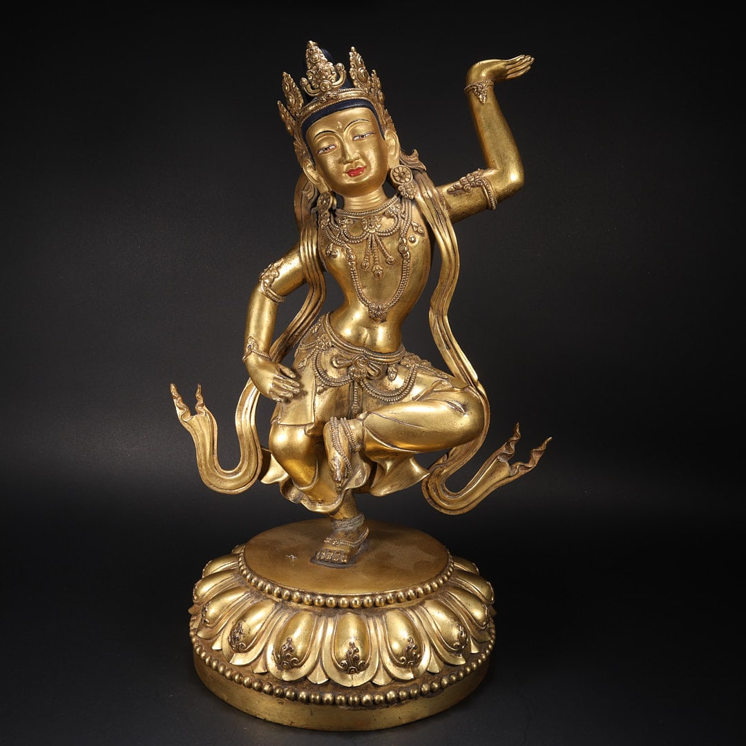 GILT BRONZE DANCING DAKINI STATUE: Length 25.5 cm, base diameter 20 cm, height 39.5 cm, weight 4645 g
