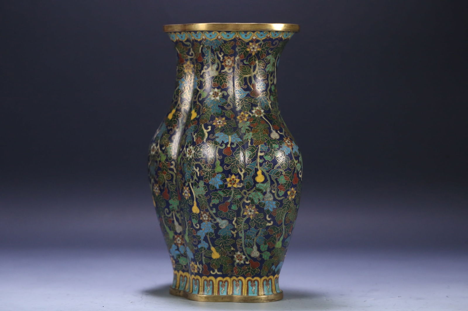 QIANLONG PERIOD CLOISONNÉ "MANY SONS, MANY BLESSINGS" RUYI VASE: Dimensions: 27*19*11 cm