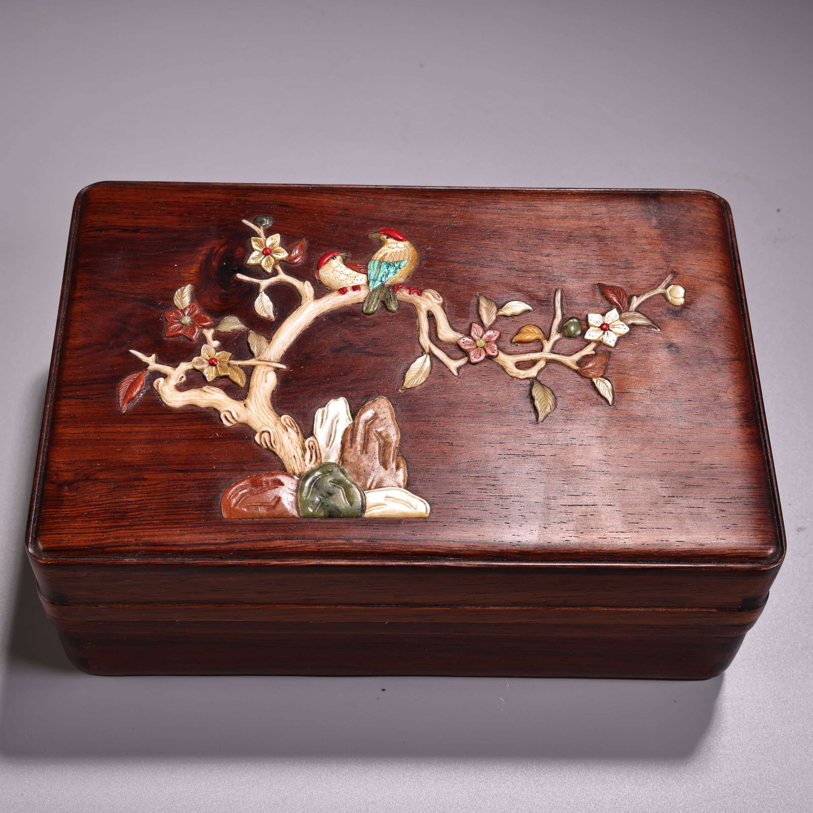 HUANGHUALI (CHINESE ROSEWOOD) BOX INLAID WITH MULTIPLE GEMSTONES: Weight 600g, height 7cm, width 11cm