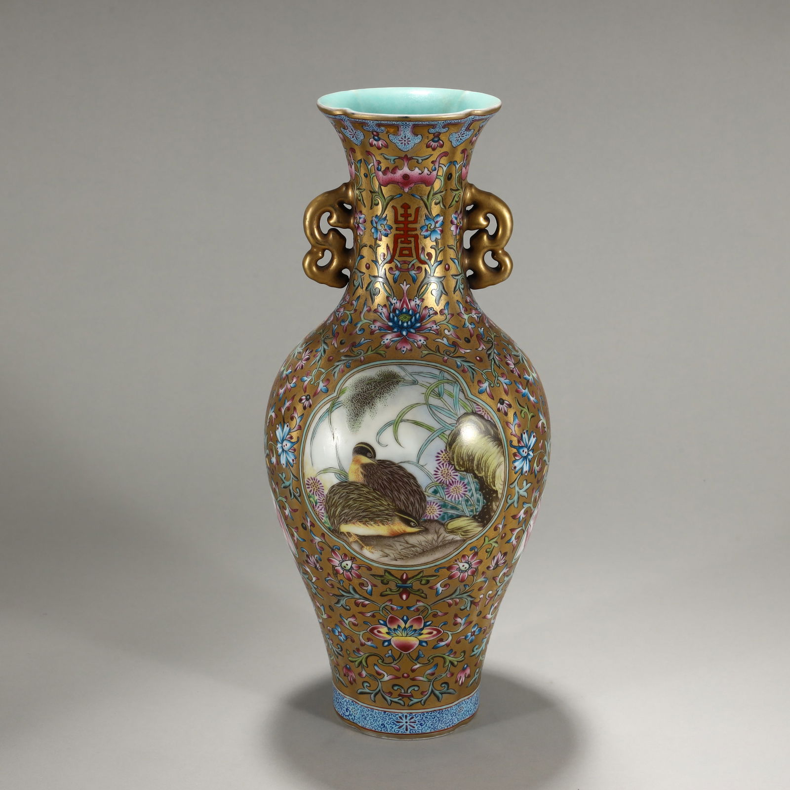 A FAMILLE ROSE APPRECIATION VASE: Height 33.5cm