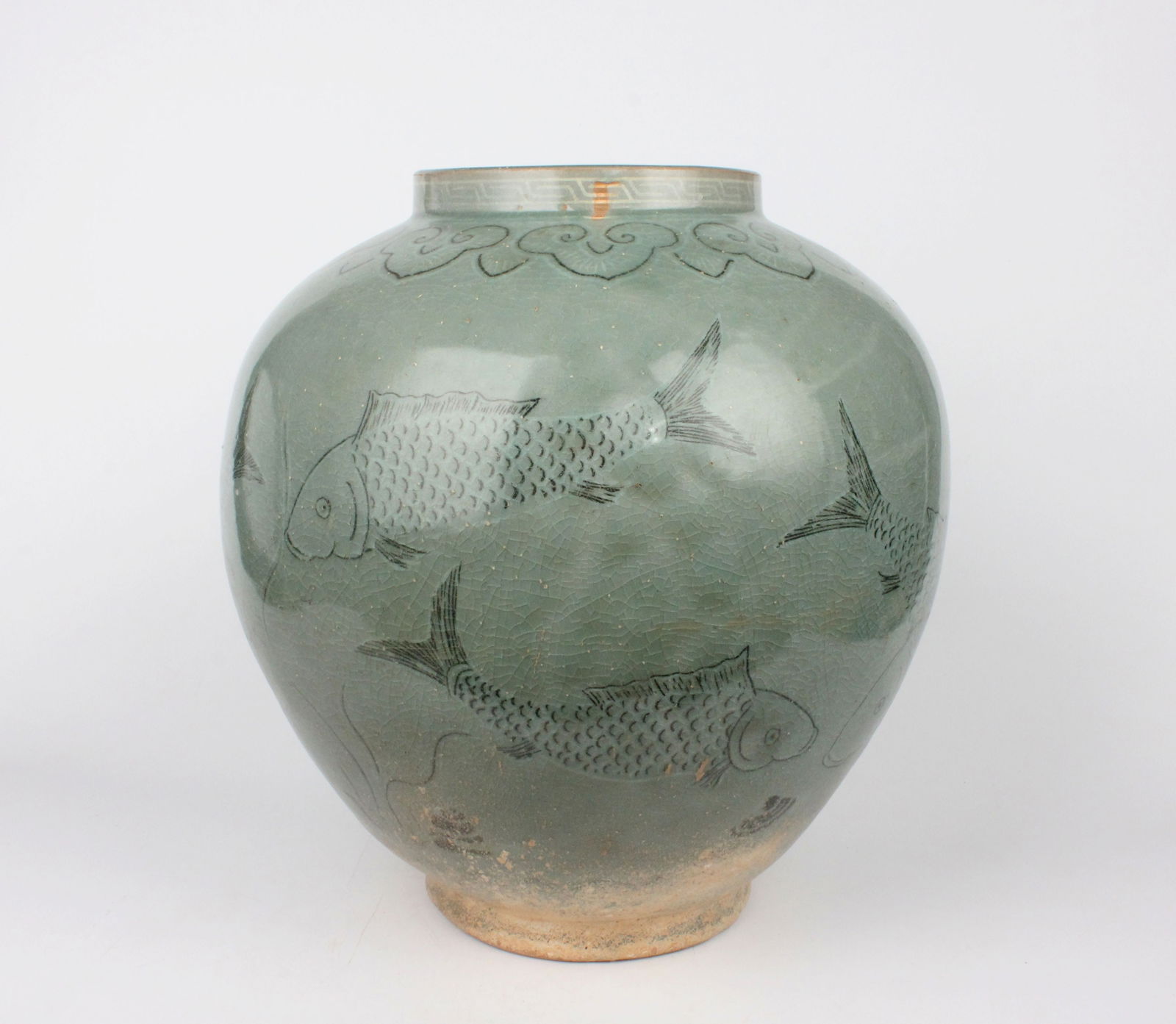 CELADON BLACK AND WHITE INLAID FISH LARGE JAR: Height 38cm