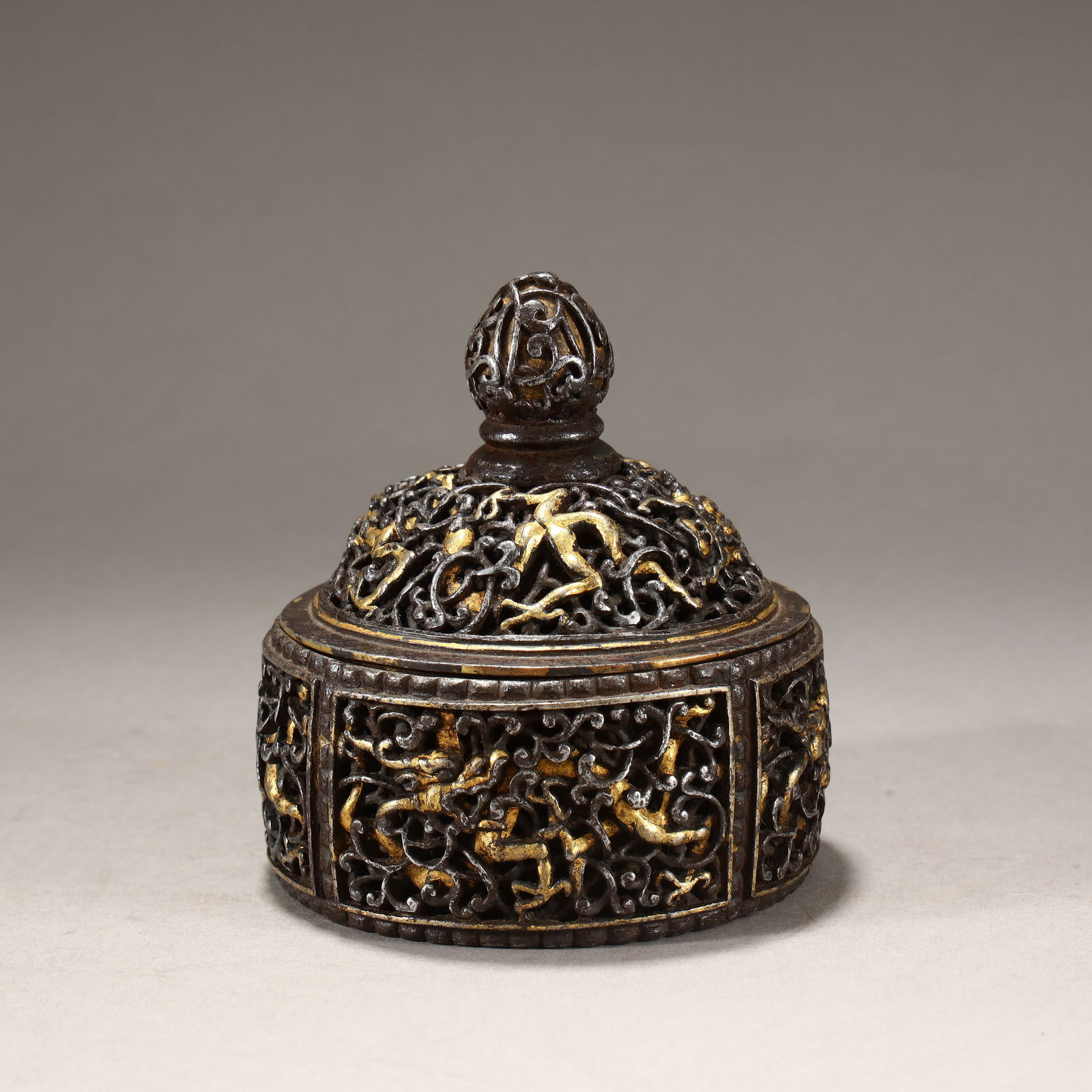 IRON-CUT GOLD OPENWORK INCENSE BURNER: Height 12cm, width 11cm
