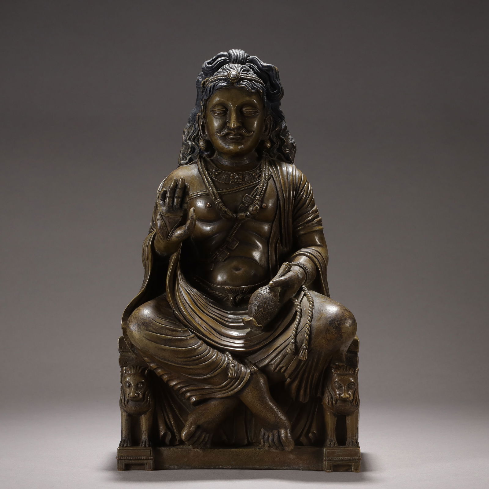 BRONZE GANDHARAN-STYLE BODHISATTVA SEATED STATUE: Height 34cm Width 18.8cm