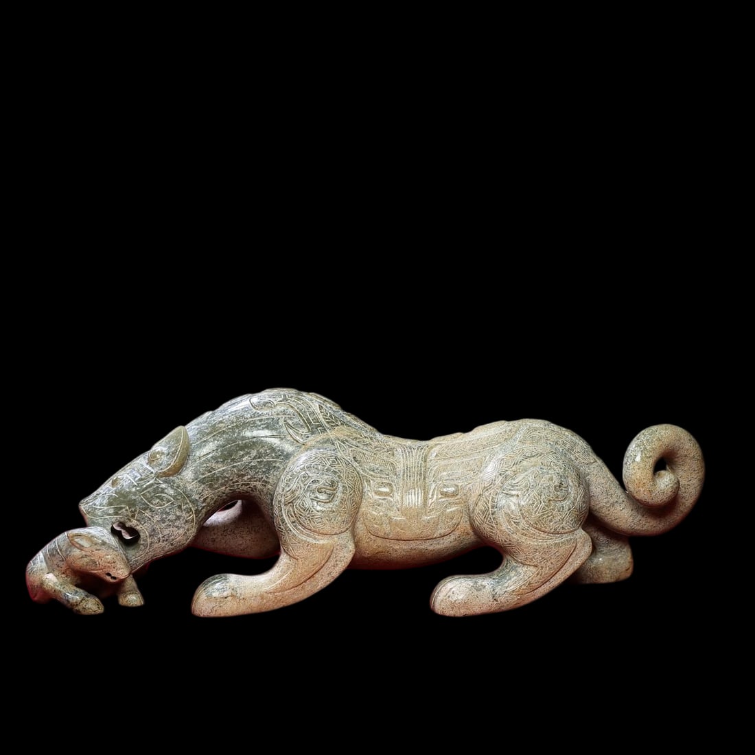 JADE BEAST: Length: 38 cm, Height: 10 cm, Weight: 3892 g