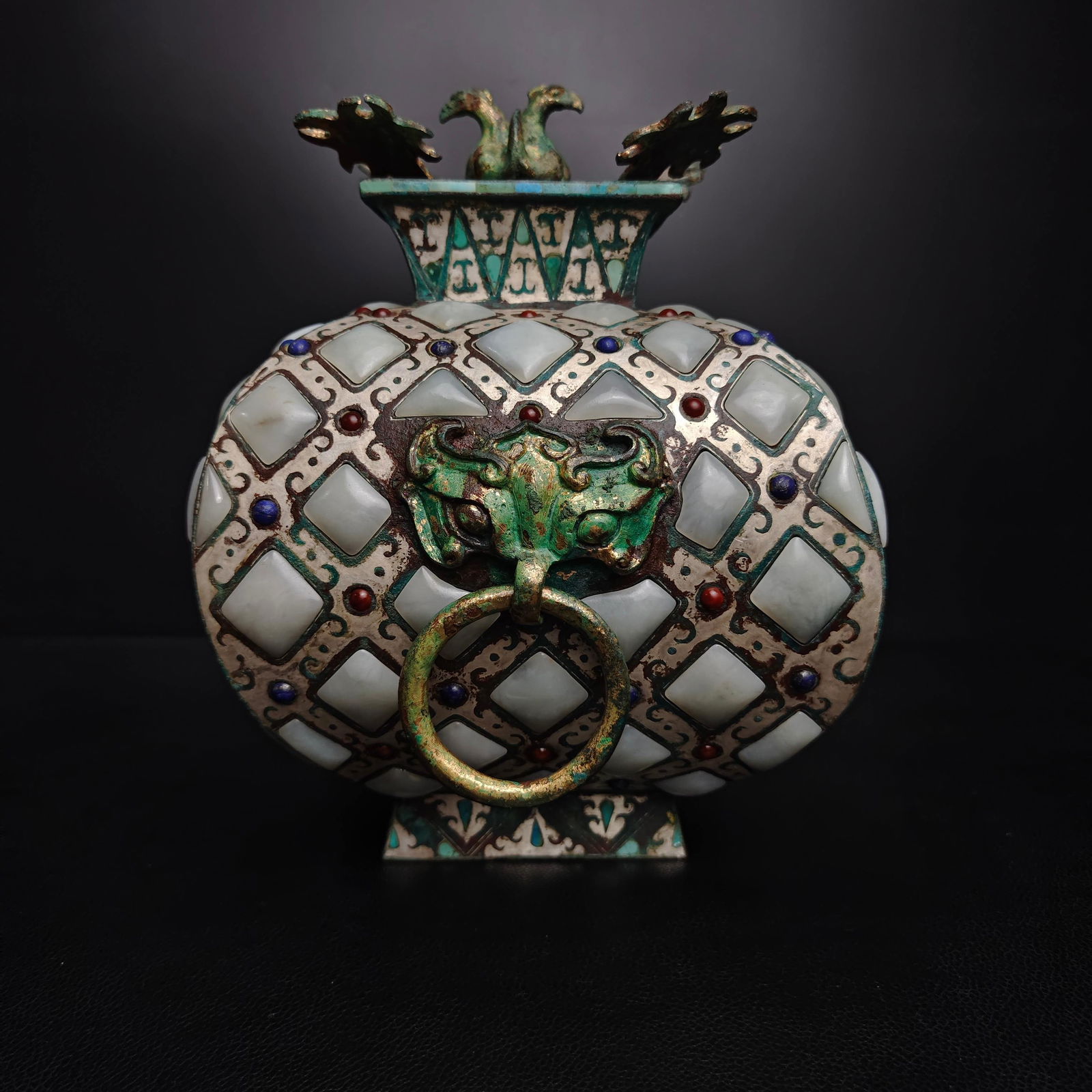 WARRING STATES PERIOD BRONZE CUBE VASE INLAID WITH GOLD, SILVER AND JADE: Height: 25 cm, Width: 20 cm