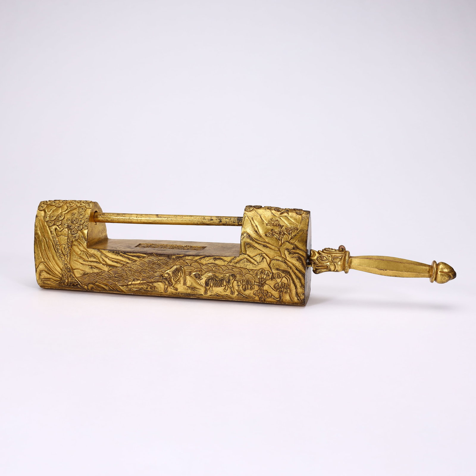 QING DYNASTY: GILT BRONZE LOCK WITH TWO DRAGONS PLAYING WITH A PEARL DESIGN: Height 7 cm, Width 32 cm