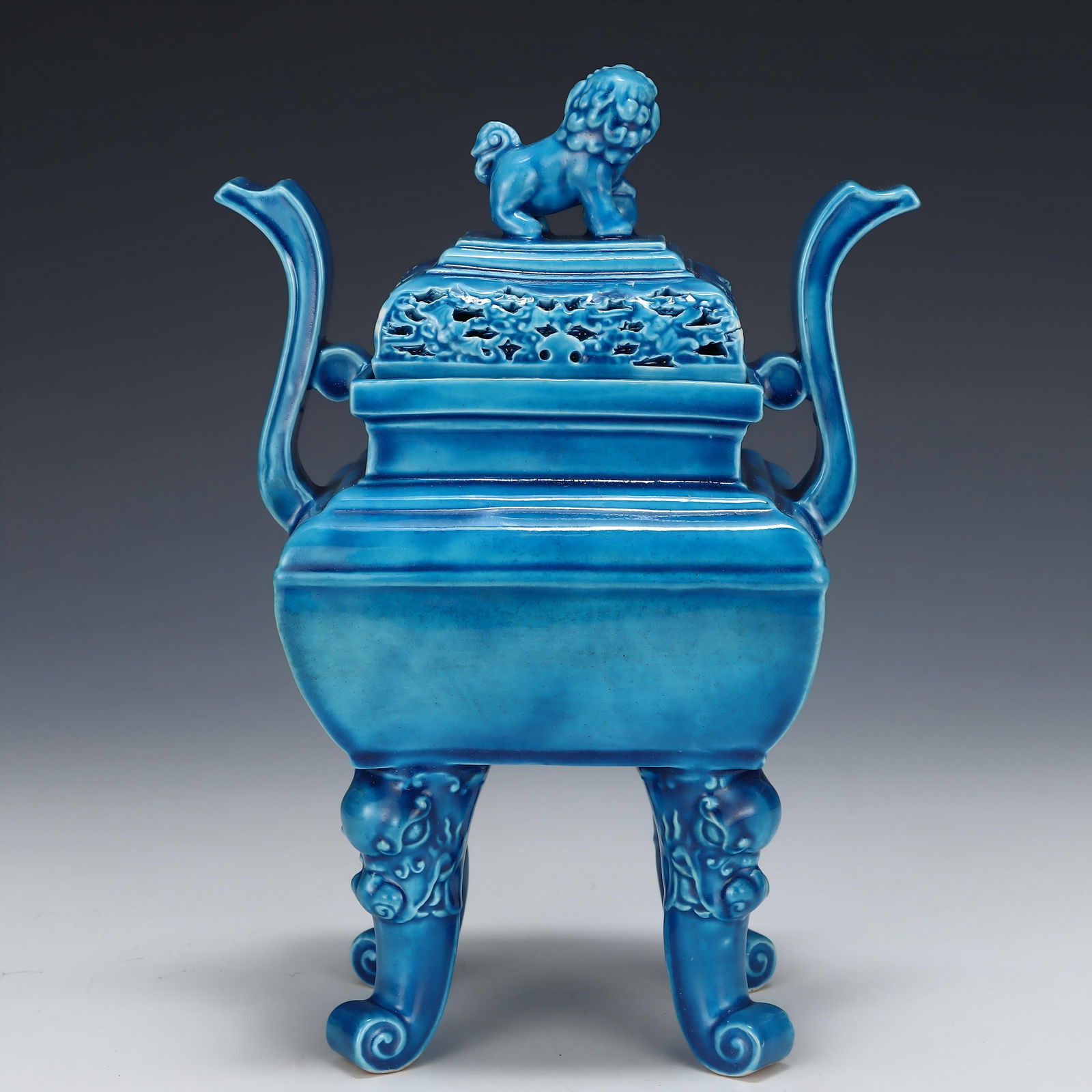 HETIAN JADE TIGER HANDLE WITH FULL INFILTRATION: 10.2x5.3x3.6cm, Weight 172g