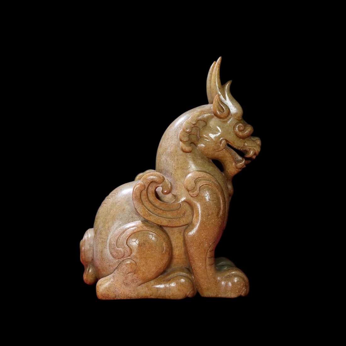 HETIAN JADE TOMB GUARDIAN BEAST ORNAMENT: L. 27.1x19.5x9.5CM