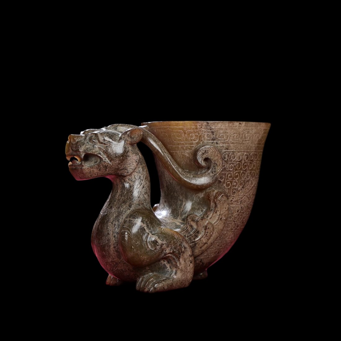 HETIAN JADE BEAST HORN CUP: L.13.4 cm W.6 cm