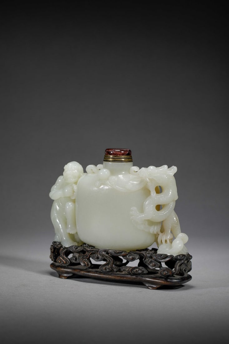 HETIAN JADE LARGE SNUFF BOTTLE - 3