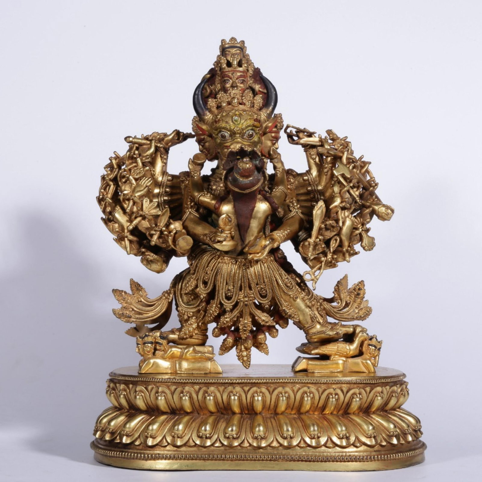 BRONZE GILT, DAWEIDE, VAJRA STATUE OF THE QING DYNASTY: h.32cm L.26CM W.18CM WT.18.5KG