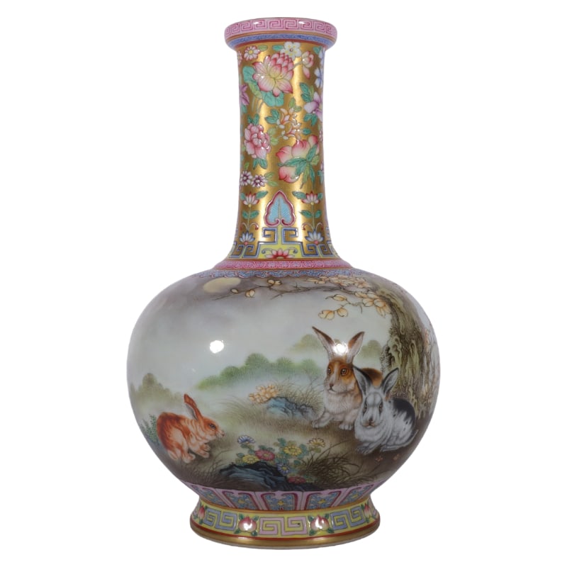 ENAMEL-PAINTED GOLD GROUND CONTINUOUS LANDSCAPE ANIMAL PAINTING RABBIT GALLBLADDER VASE: H. 19.6cm