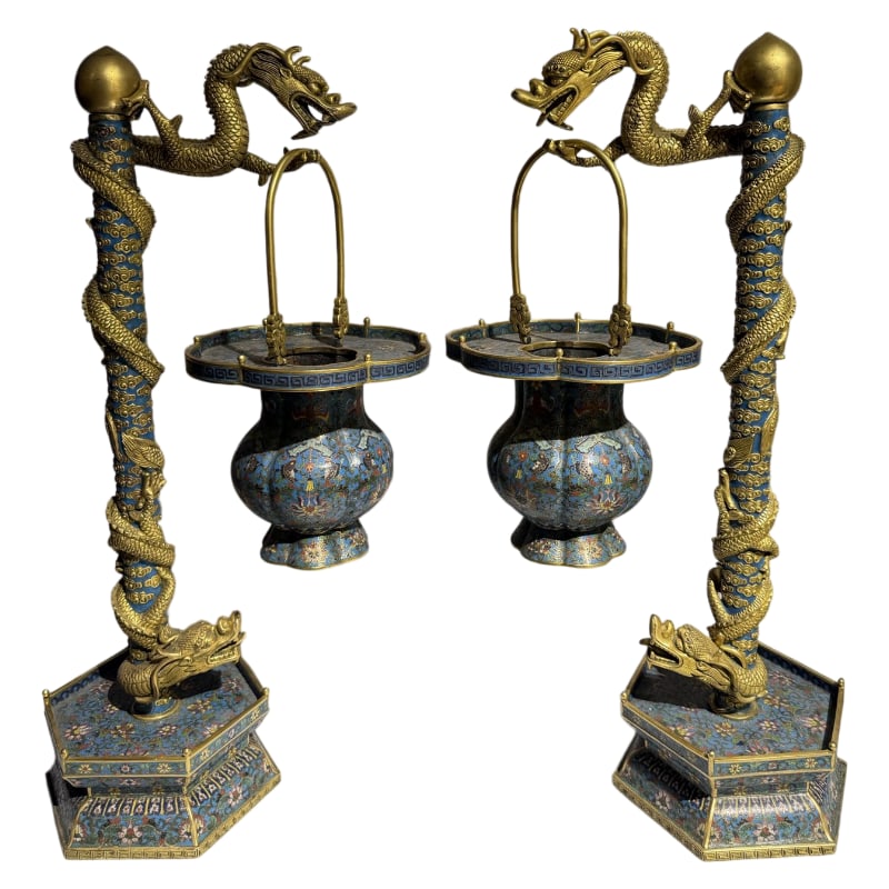 A PAIR OF CLOISONNÉ ENAMEL HANGING INCENSE BURNERS: Specifications: 27x19x58cm, Hanging furnace: 18.5x31cm