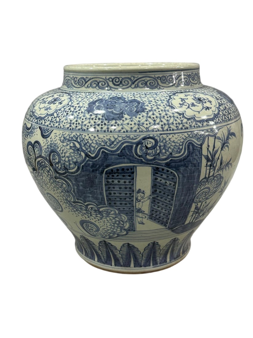MING DYNASTY BLUE AND WHITE PORCELAIN JAR WITH FIGURES (BLANK PERIOD): Mouth diameter 22.3 cm, base diameter 22 cm