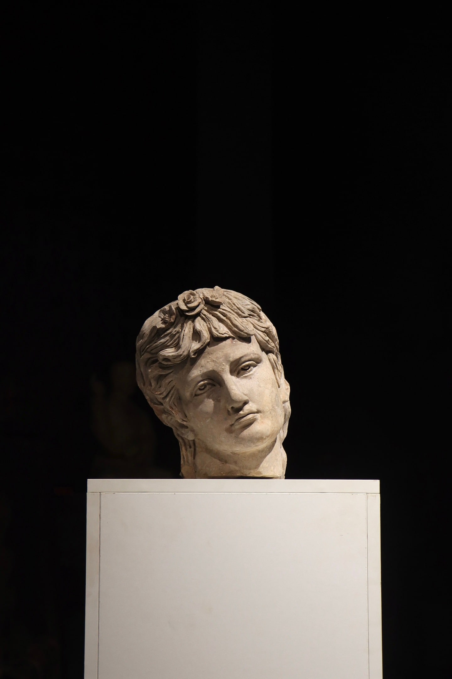 GREEK-ROMAN STONE HEAD: Height 28 cm