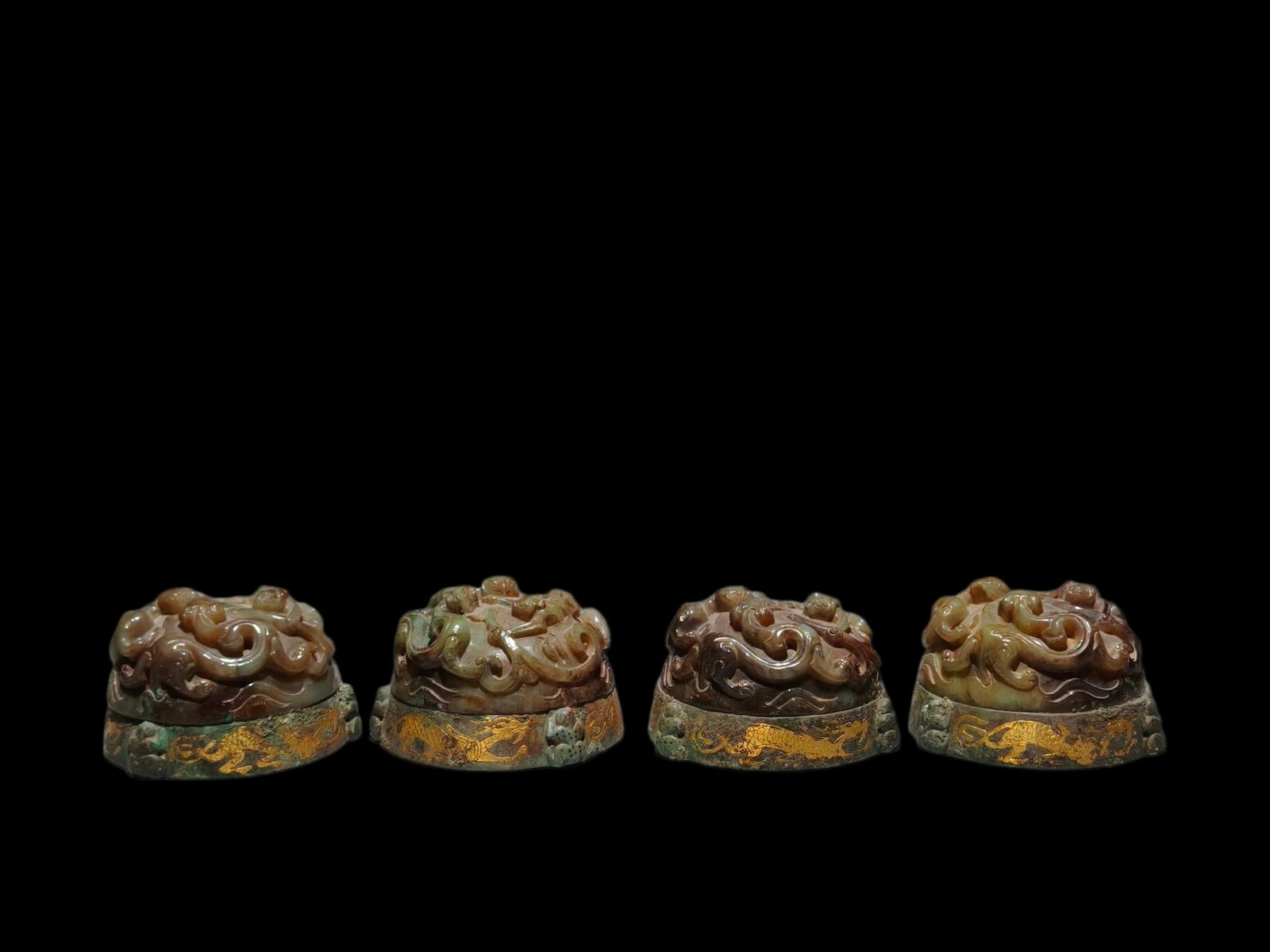 A SET OF BRONZE INLAID JADE AND GOLD AND SILVER COILED DRAGON MATS: H.5CM D.7.5CM