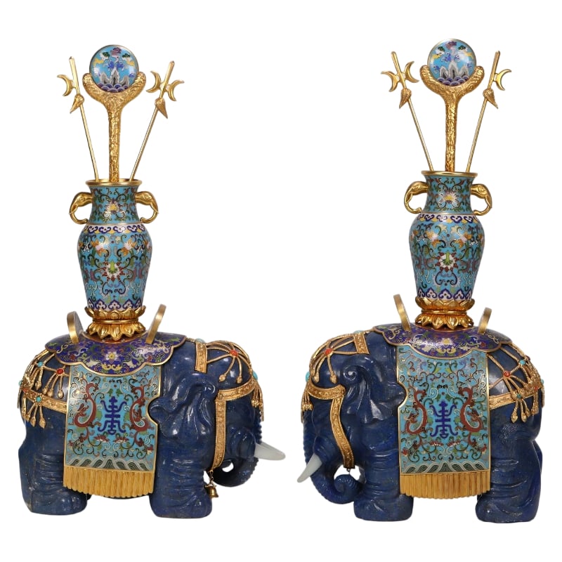 A SET OF LAPIS LAZULI AND CLOISONNÉ ELEPHANT FIGURINES: Length 24cm, Width 12cm, Height 45cm