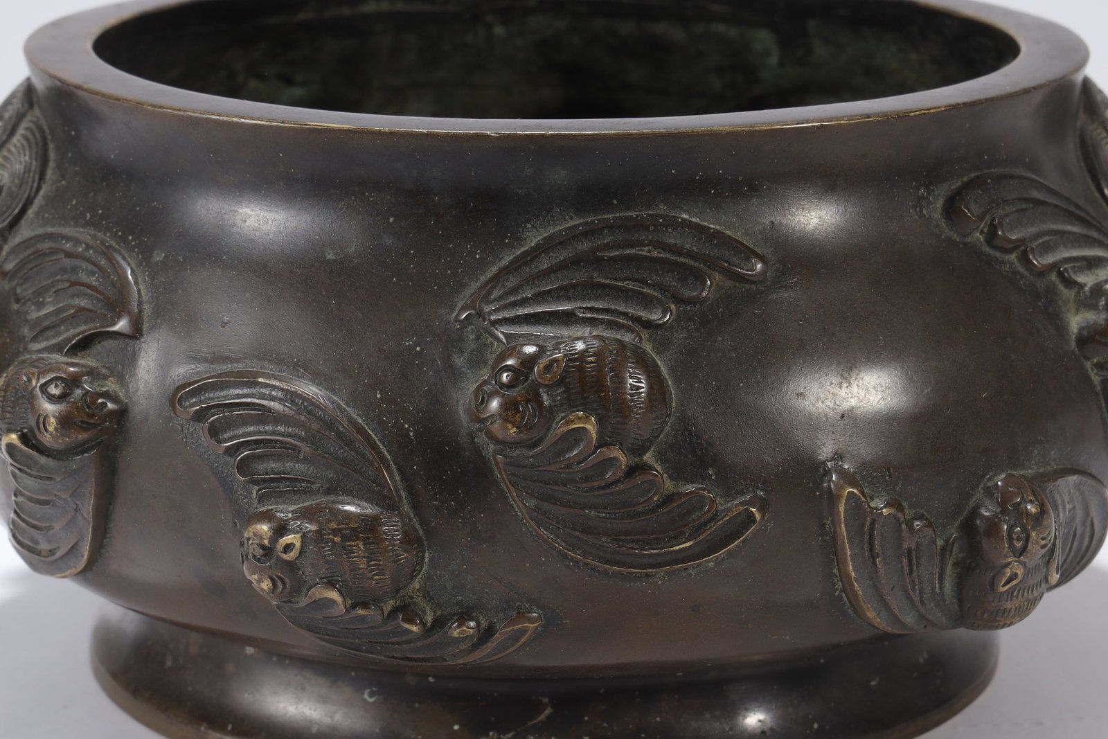 BRONZE DOUBLE-EARED BAT-PATTERNED CENSER - 2