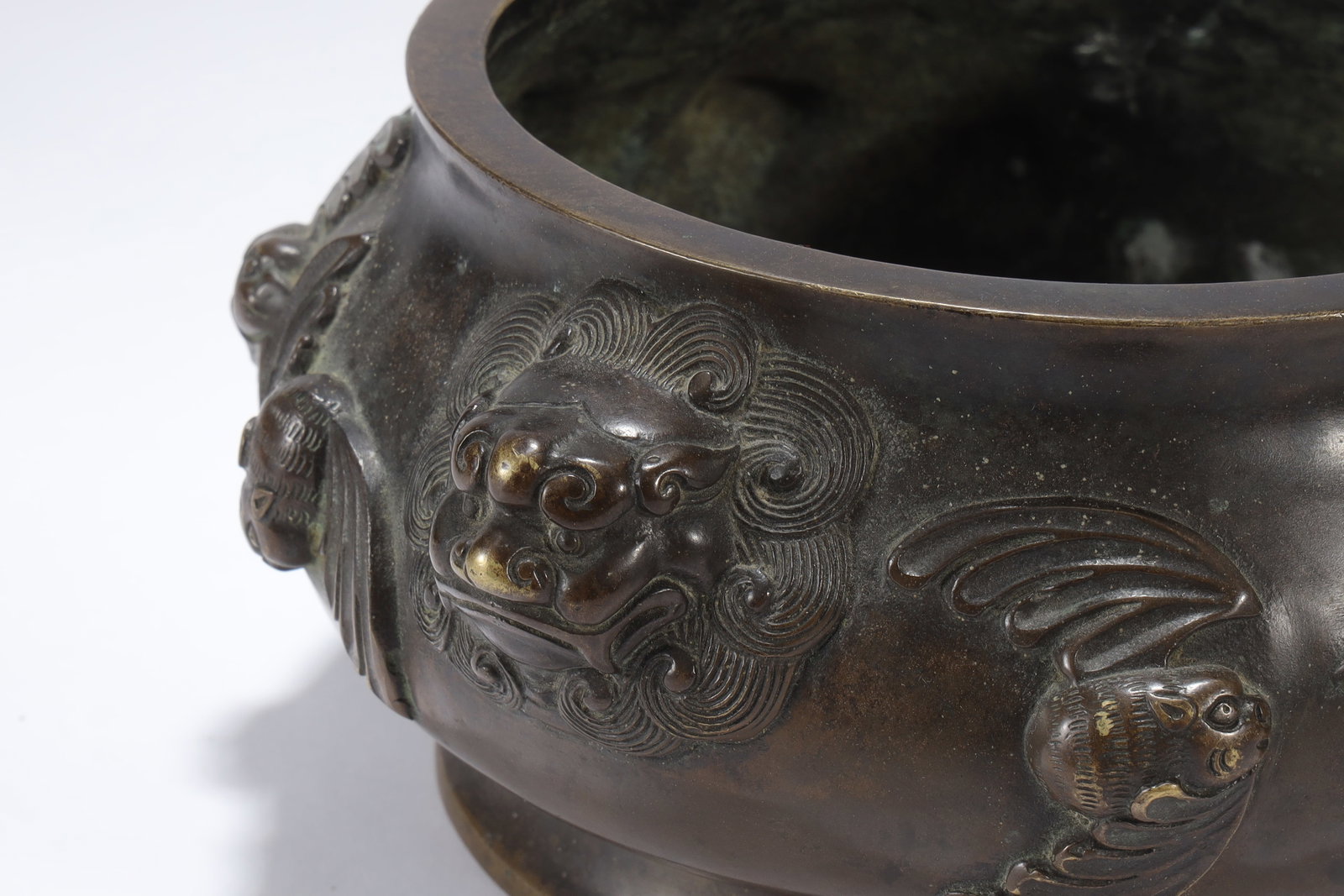 BRONZE DOUBLE-EARED BAT-PATTERNED CENSER - 4