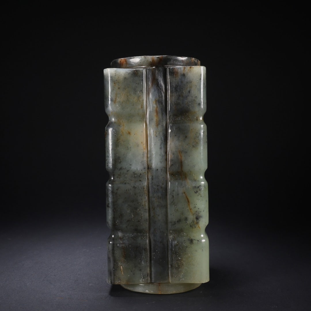 JADE LIANGZHU CULTURE JADE CONG: It measures 8.1 cm in length, 7.9 cm in width, and 8.7 cm in height, and weighs 1907 grams.