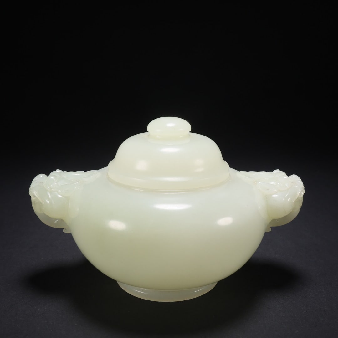 JADE DOUBLE-BEAST-EAR COVERED INCENSE BURNER: It measures 11.5 cm in length, 8.2 cm in width, and 6.8 cm in height, and weighs 231 grams.