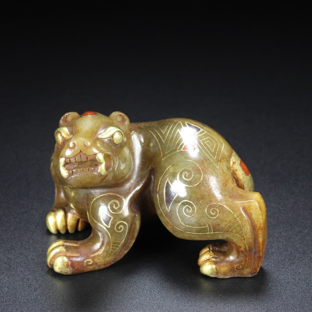 HETIAN JADE INLAID GOLD BEAST: Length 8 cm, Width 7 cm, Height 5 cm, Weight 288 grams