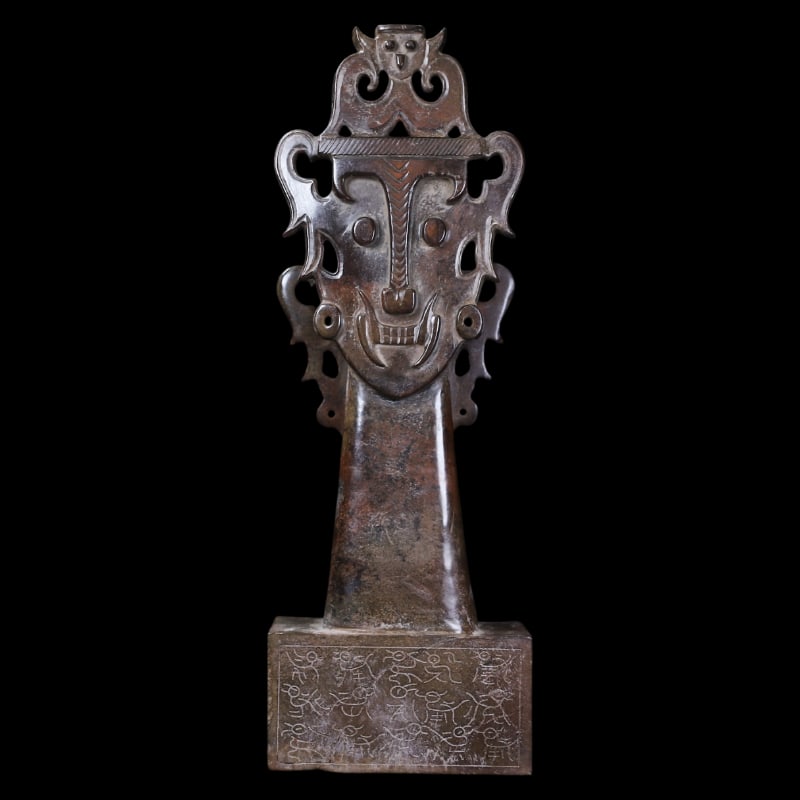 SHANG DYNASTY JADE SEALS: Weighs 2.336 kg, is 33 cm high, 11.5 cm wide, and 7.2 cm thick.