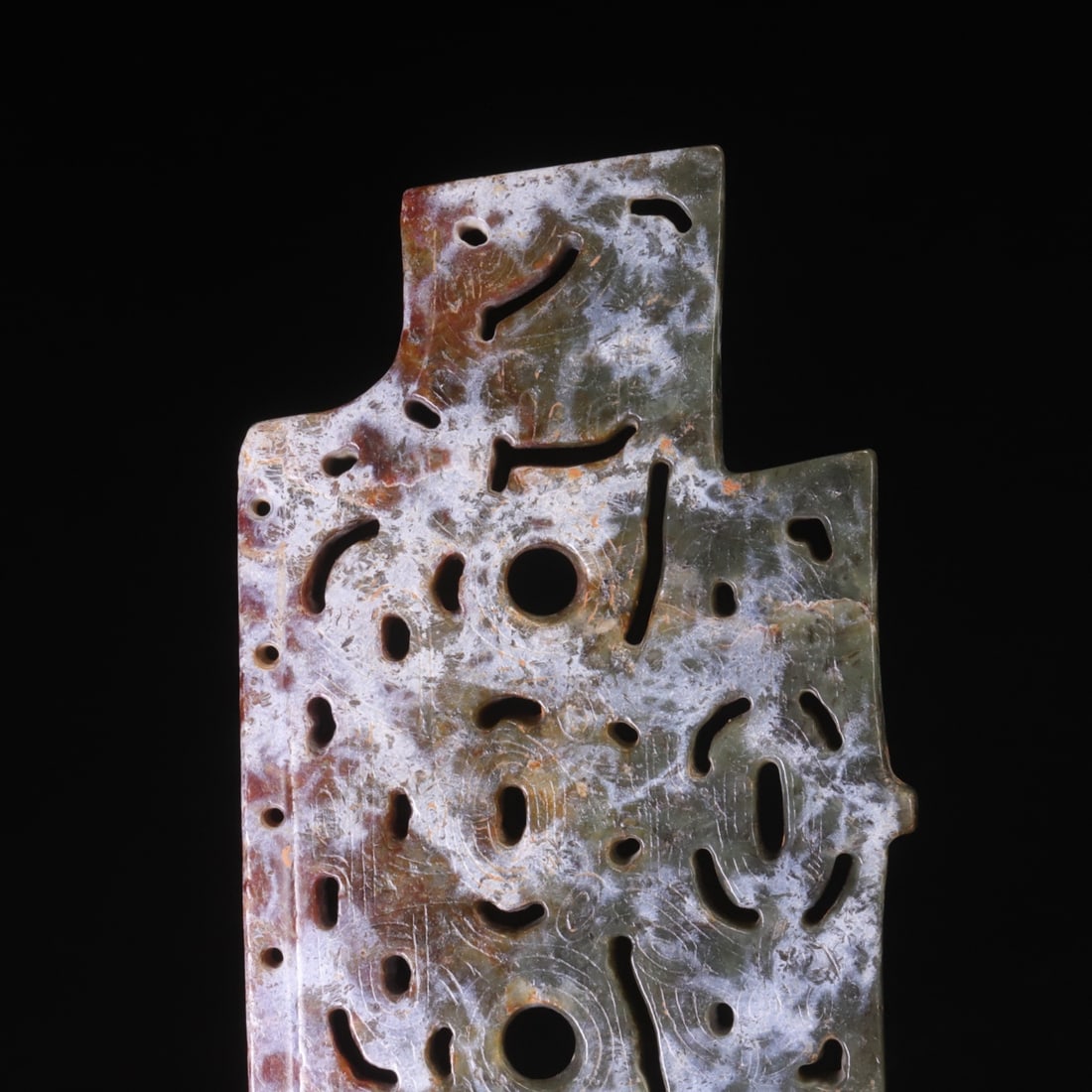 JADE CROWN-SHAPED ARTIFACT - 6