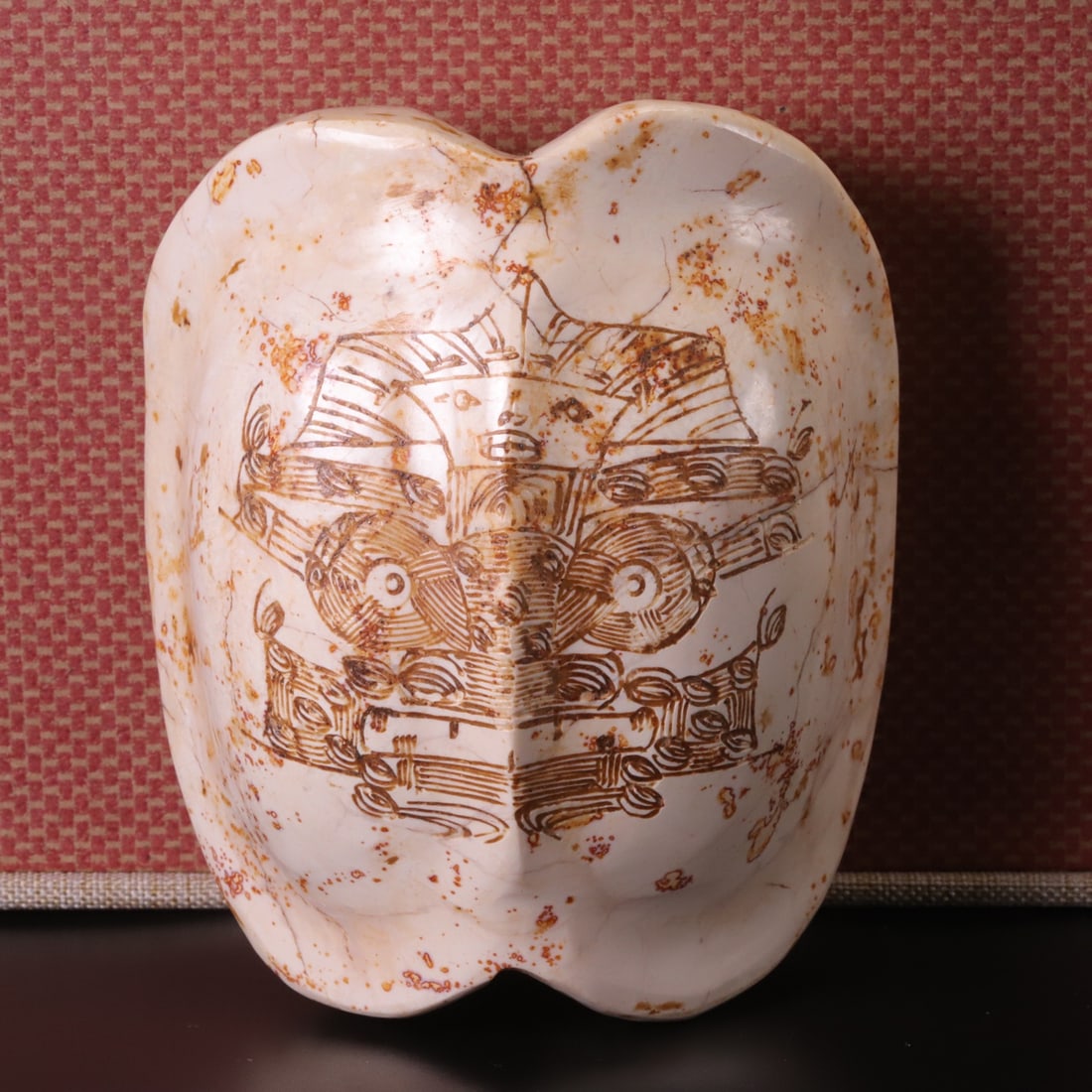 JADE CULTURE ORNAMENTS: Dimensions: 9X7.7X5cm, Weight: 481g