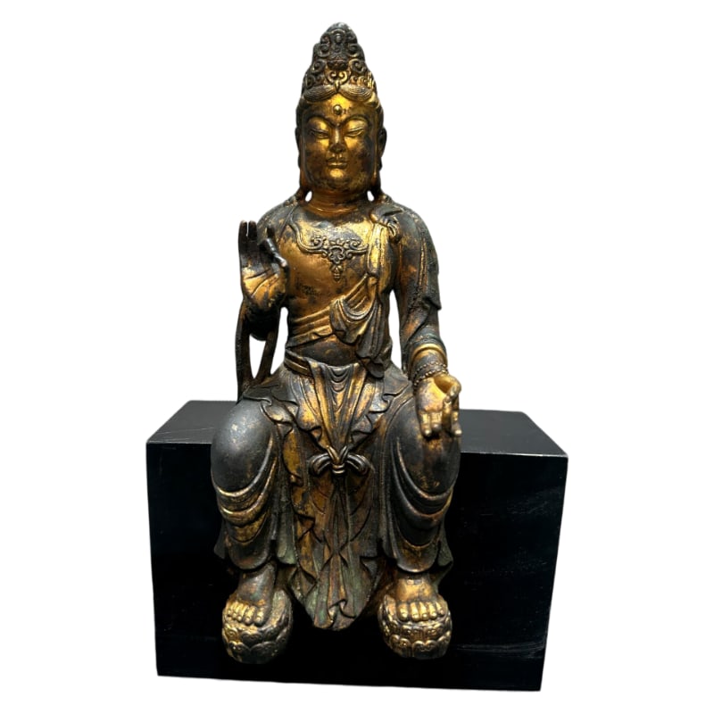 GILT BRONZE SEATED GUANYIN BODHISATTVA STATUE: 26 cm tall