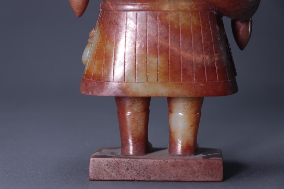 JADE FIGURINES - 8