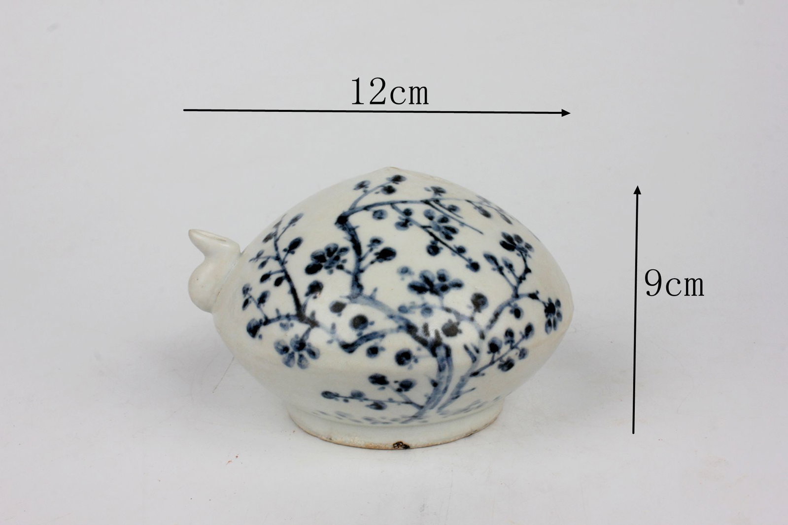 GORYEO BLUE AND WHITE PORCELAIN WATER DROPPER (1 of 12)